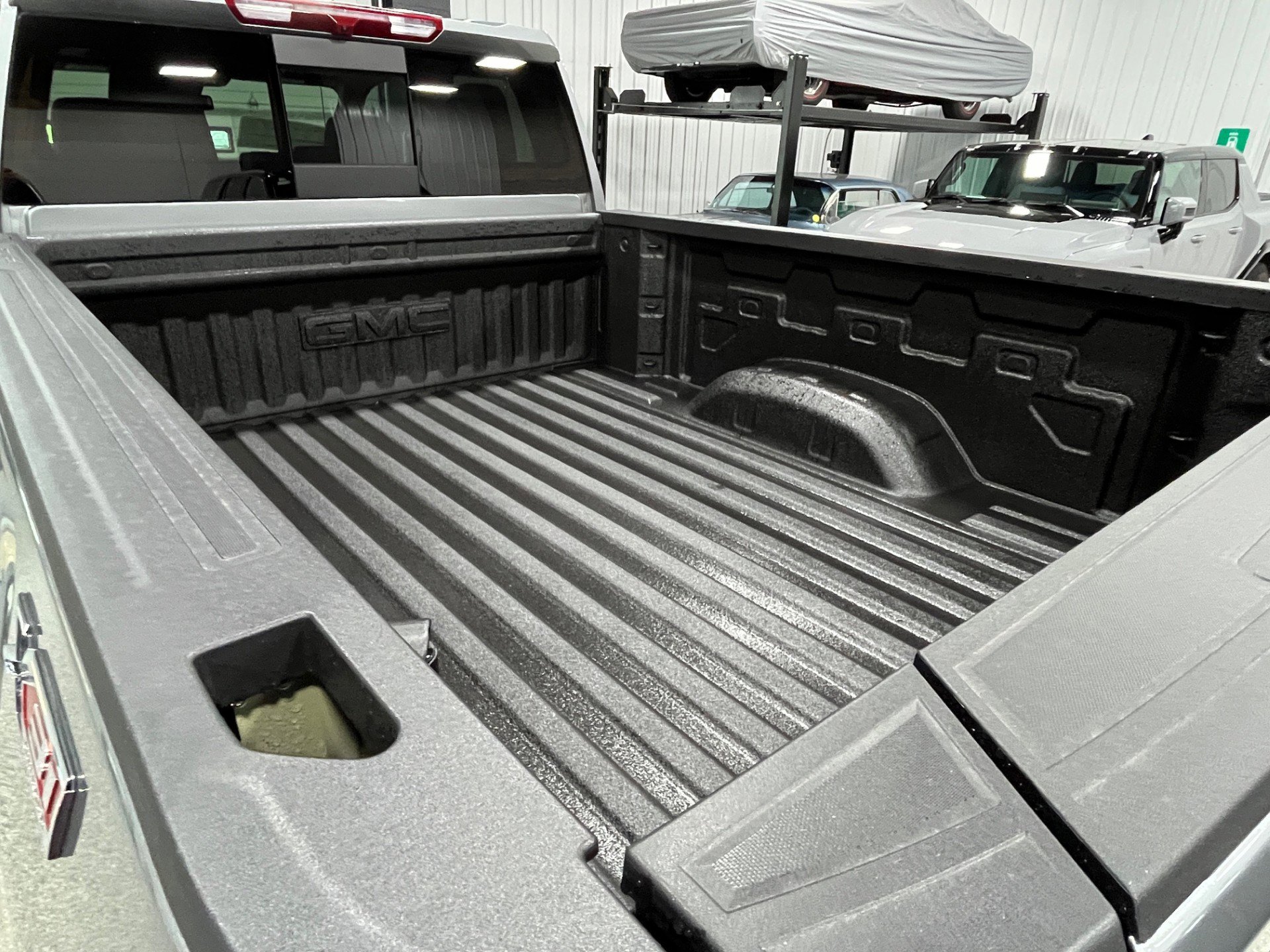 New 2025 GMC Sierra 3500 SLT w/ SLT Premium Package image 3