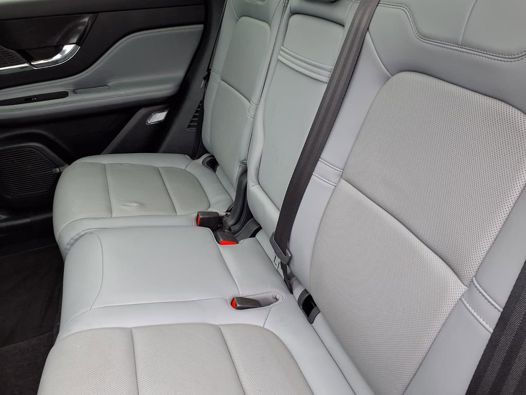 Used 2022 Lincoln Corsair AWD w/ Premium Package image 7