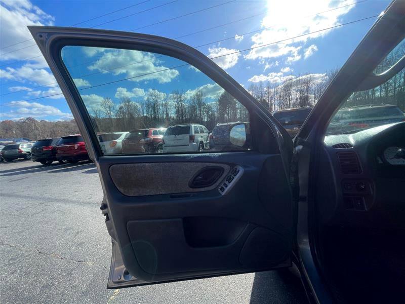 Used 2007 Ford Escape XLT image 9