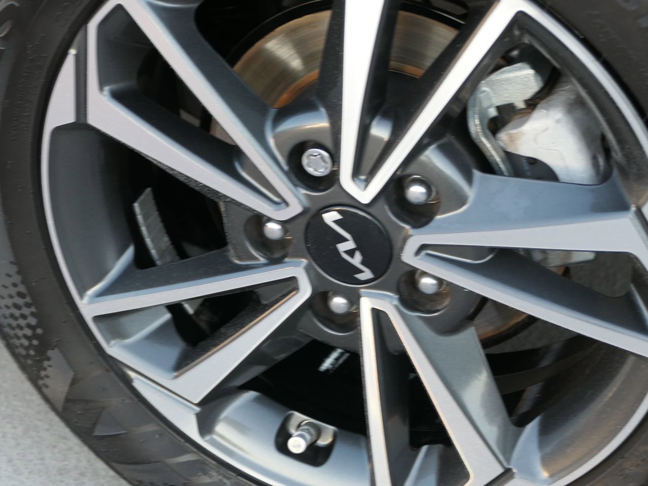 Used 2023 Kia Forte LXS w/ LXS Technology Package image 10