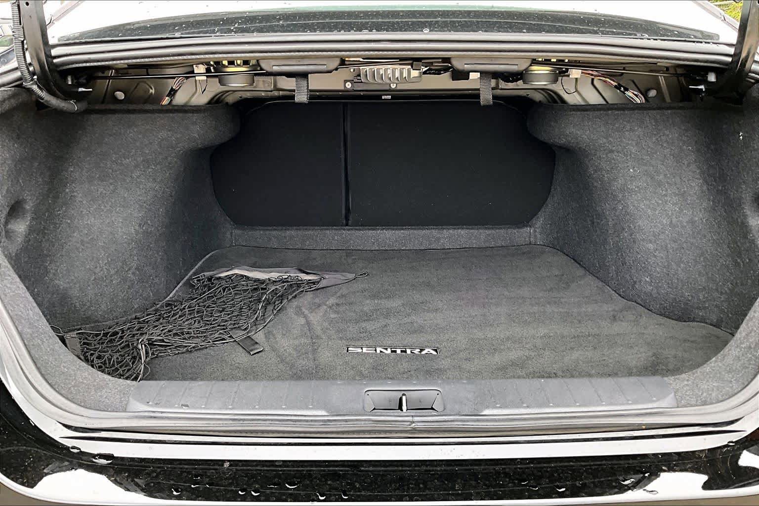 Used 2025 Nissan Sentra SR w/ SR Premium Package FWD image 31