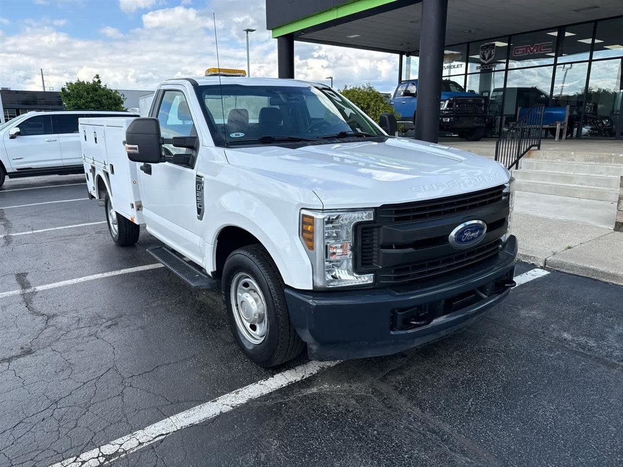 Used 2018 Ford F250 XL w/ Power Equipment Group RWD image 2