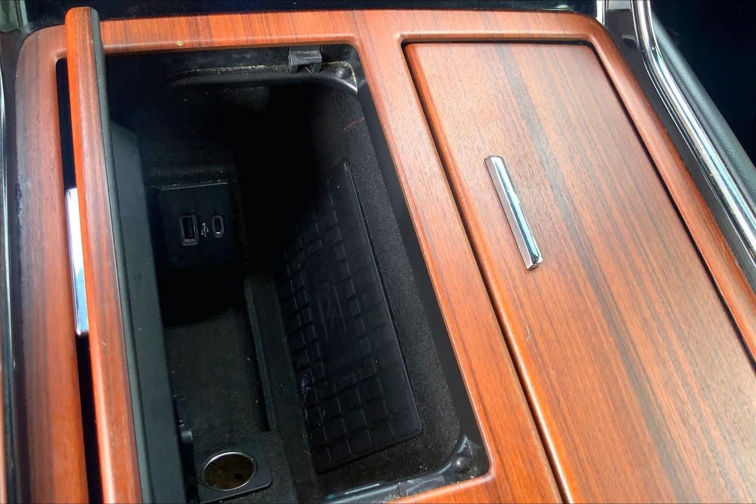 Used 2020 Lincoln Navigator L Reserve w/ Luxury Package AWD/4WD image 34