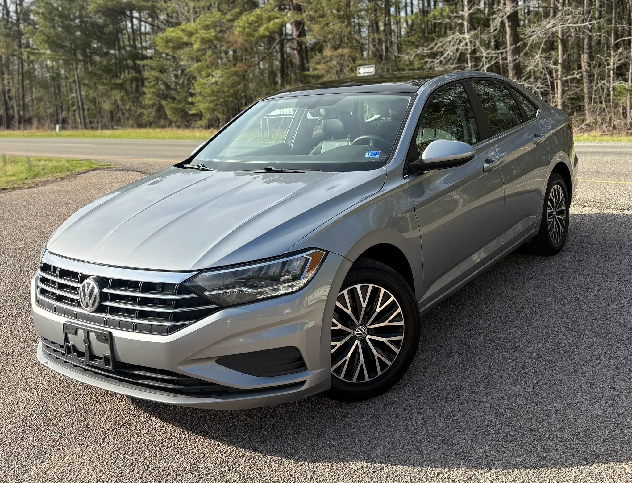 Used 2019 Volkswagen Jetta SE image 2