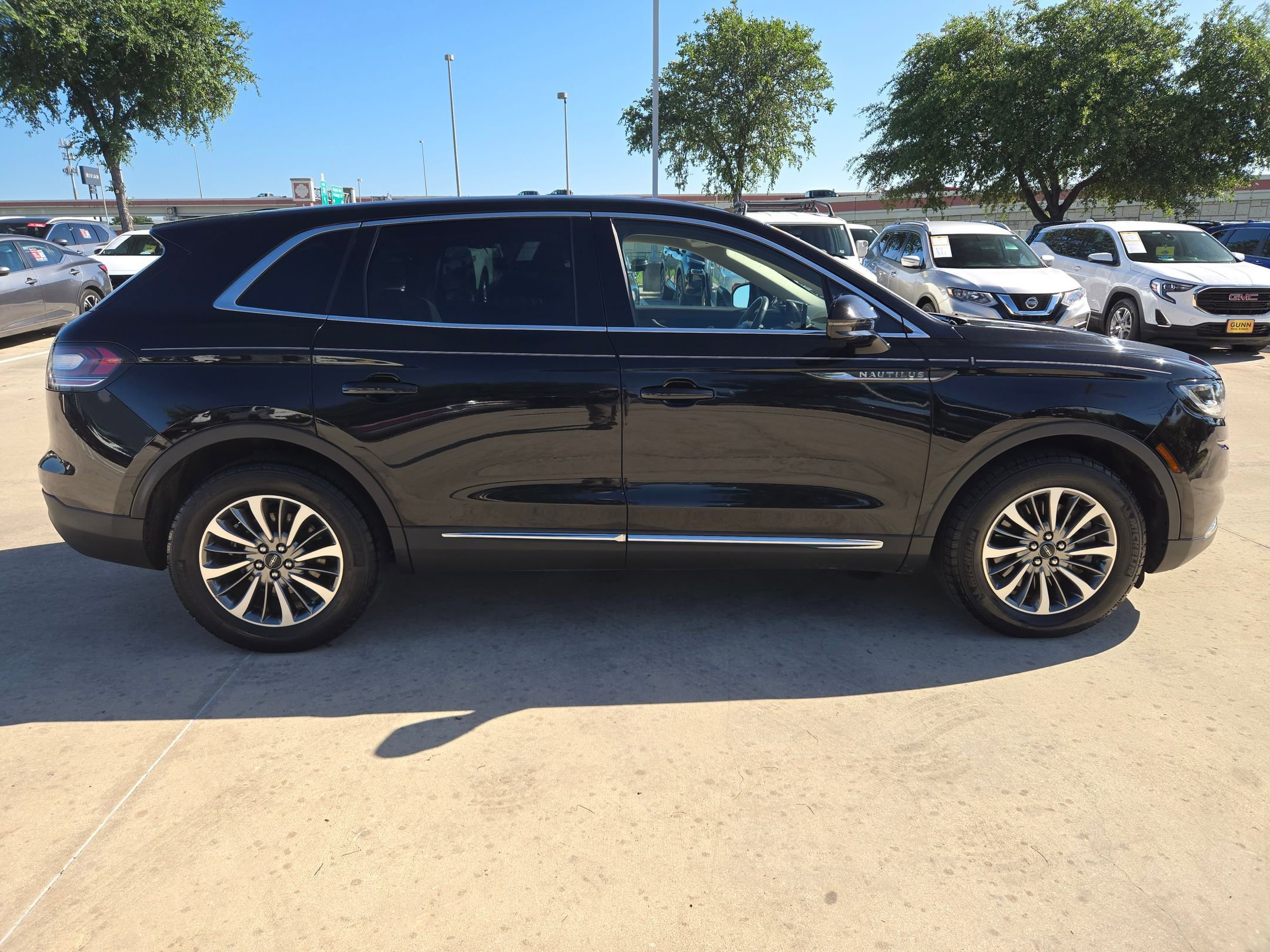 Used 2022 Lincoln Nautilus FWD w/ Premium Package video 2