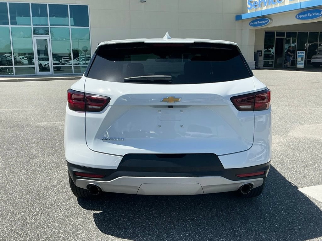 Used 2025 Chevrolet Blazer LT FWD image 5