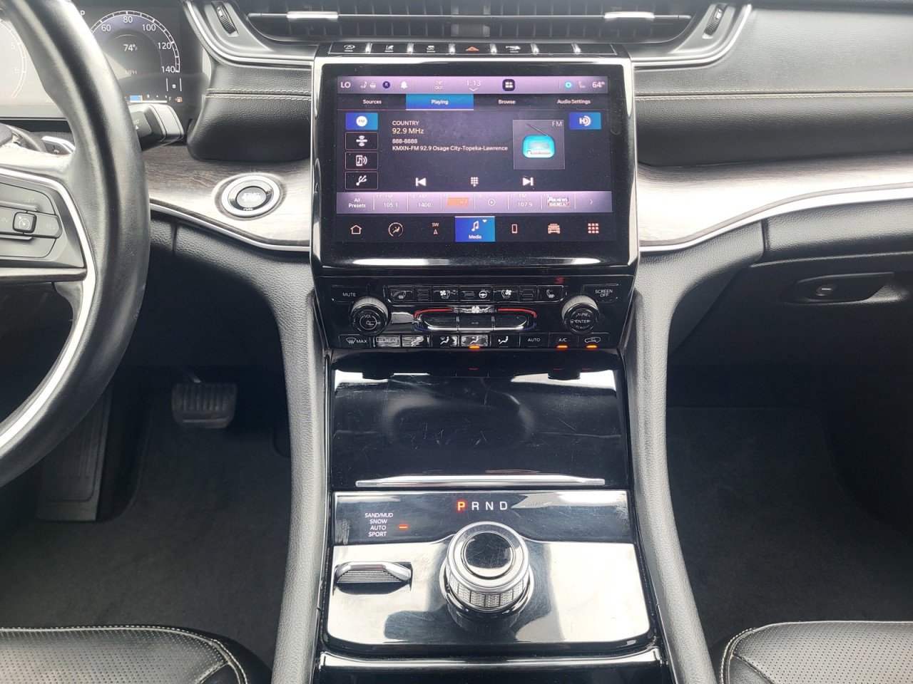 Used 2021 Jeep Grand Cherokee L Limited w/ Luxury Tech Group II image 11