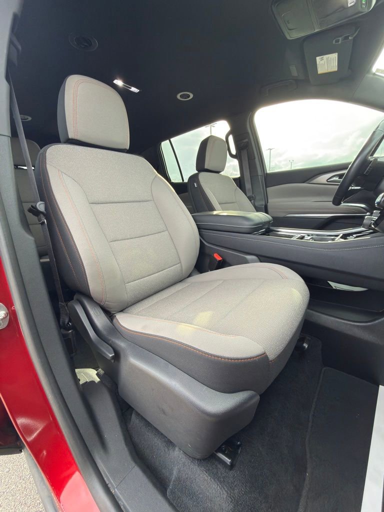 Used 2024 Chevrolet Traverse LT w/ Enhanced Driving Package image 36