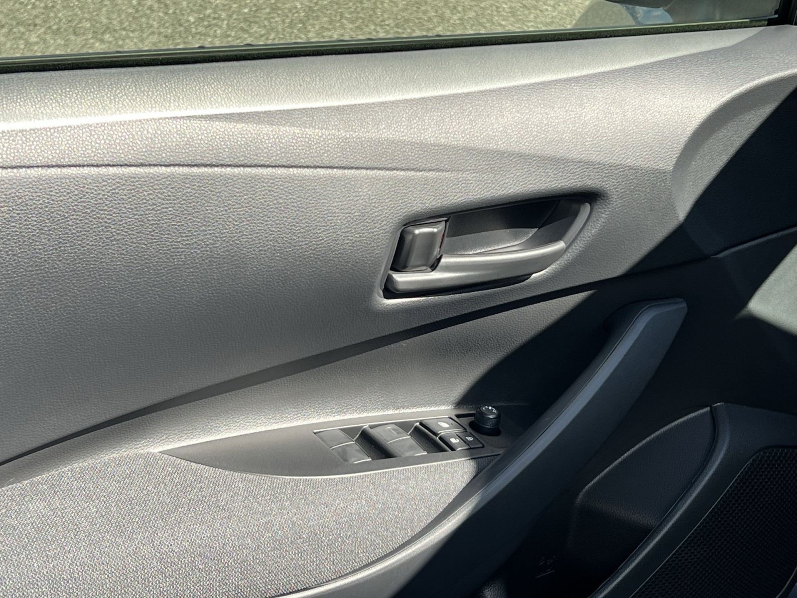 New 2027 Toyota Corolla LE FWD image 10
