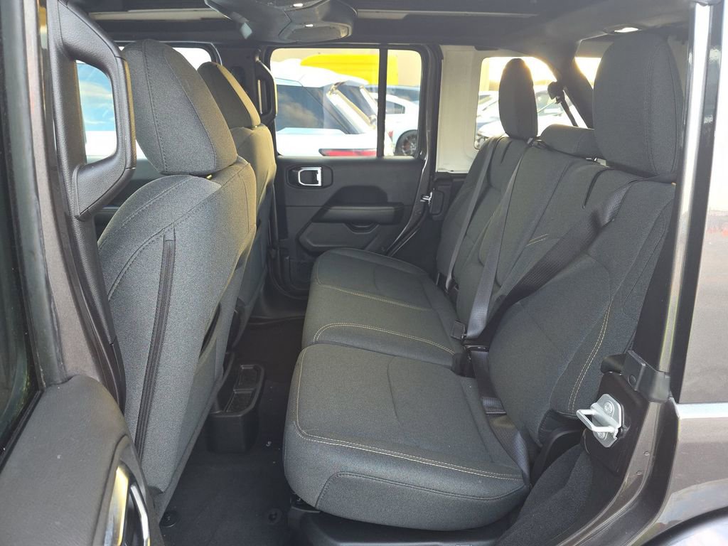 Used 2025 Jeep Wrangler Unlimited Sahara w/ Safety Group image 11