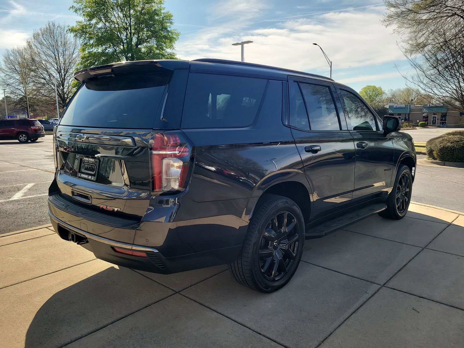 Used 2022 Chevrolet Tahoe RST w/ Luxury Package RWD image 3