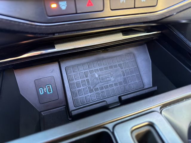 Used 2022 Ford F150 Lightning Platinum image 47