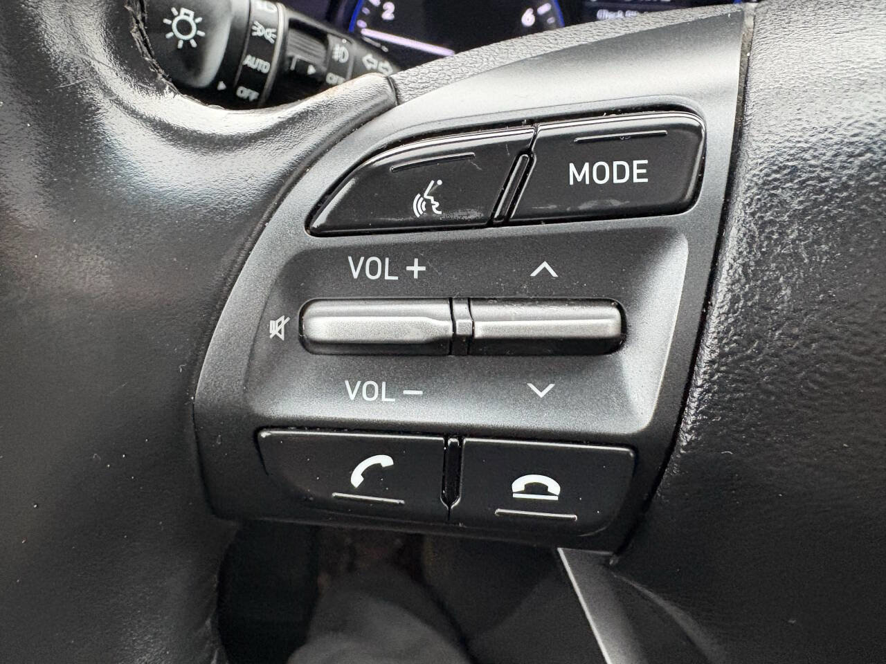 Used 2018 Hyundai Kona SEL w/ SEL Tech Package 02 image 35