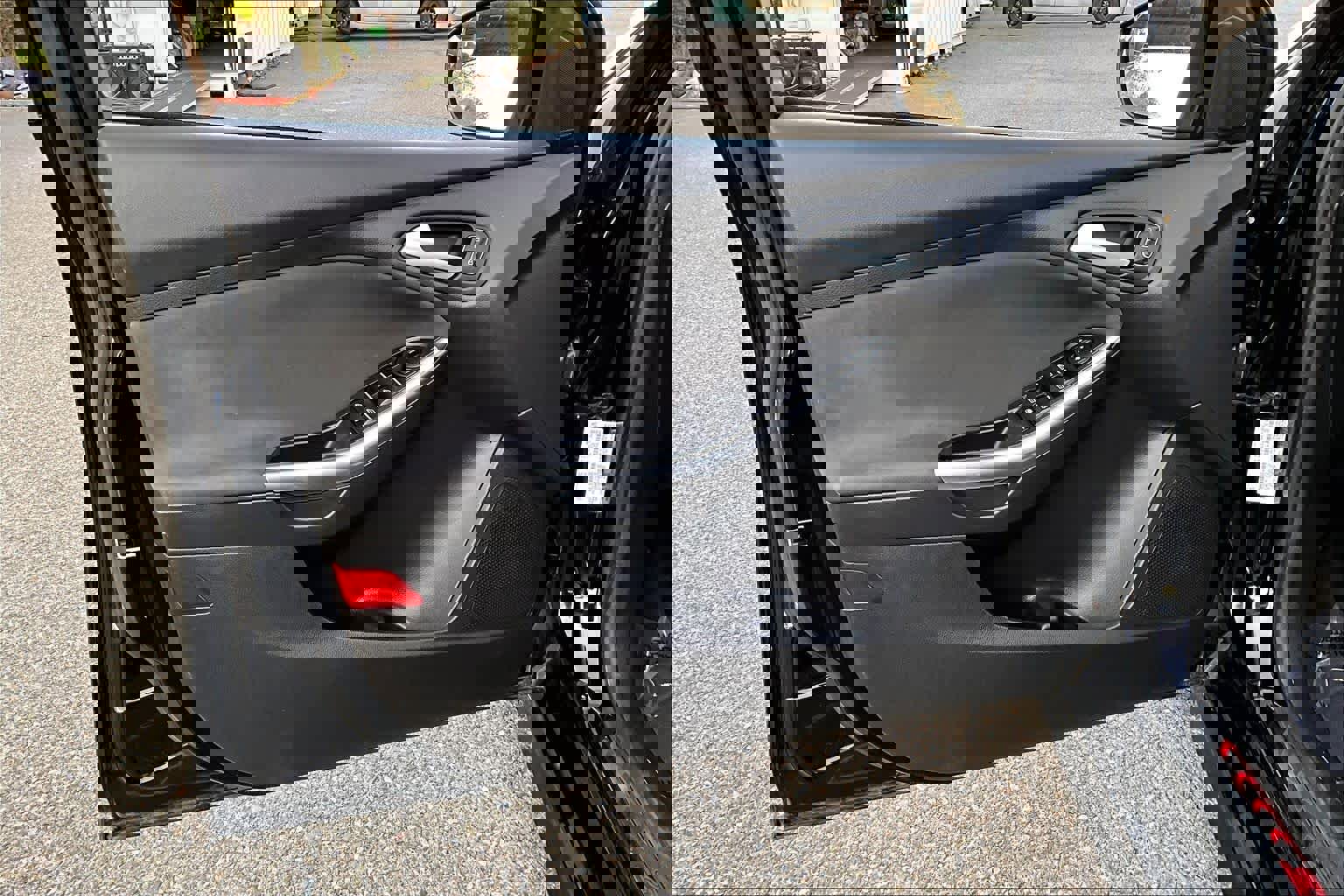 Used 2016 Ford Focus ST image 22