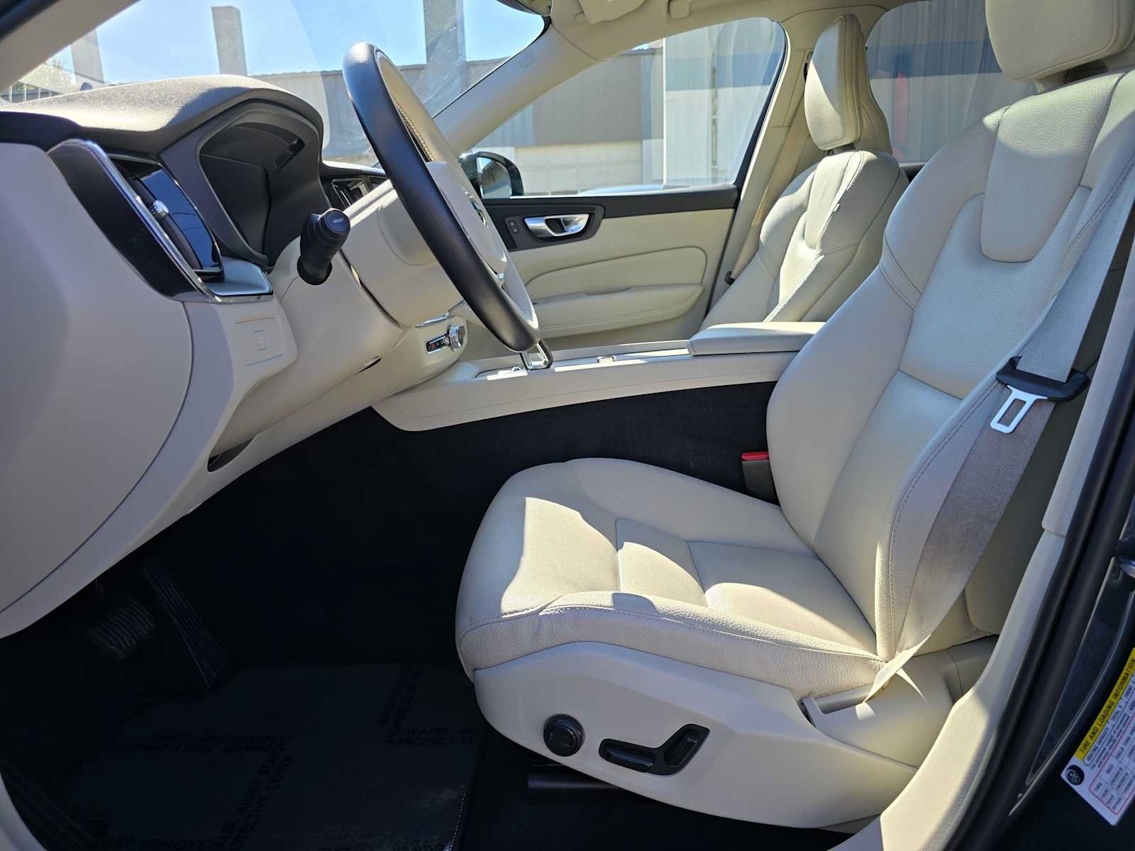 Certified 2024 Volvo XC60 B5 Core w/ Climate Package AWD/4WD image 20