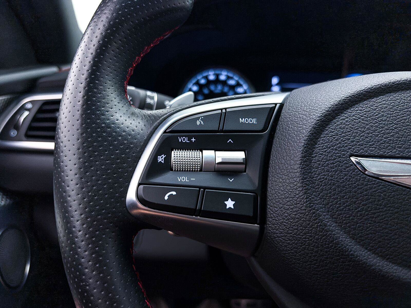 Used 2023 Genesis G70 2.0T w/ Sport Prestige Package RWD image 30
