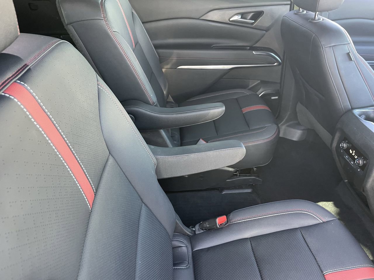 Used 2024 Chevrolet Traverse RS w/ LPO, Floor Liner Package AWD/4WD image 13