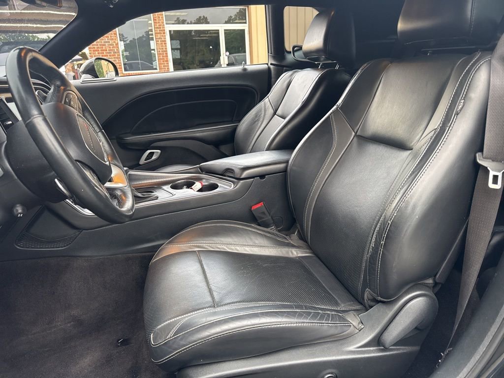 Used 2015 Dodge Challenger SXT Plus RWD image 5