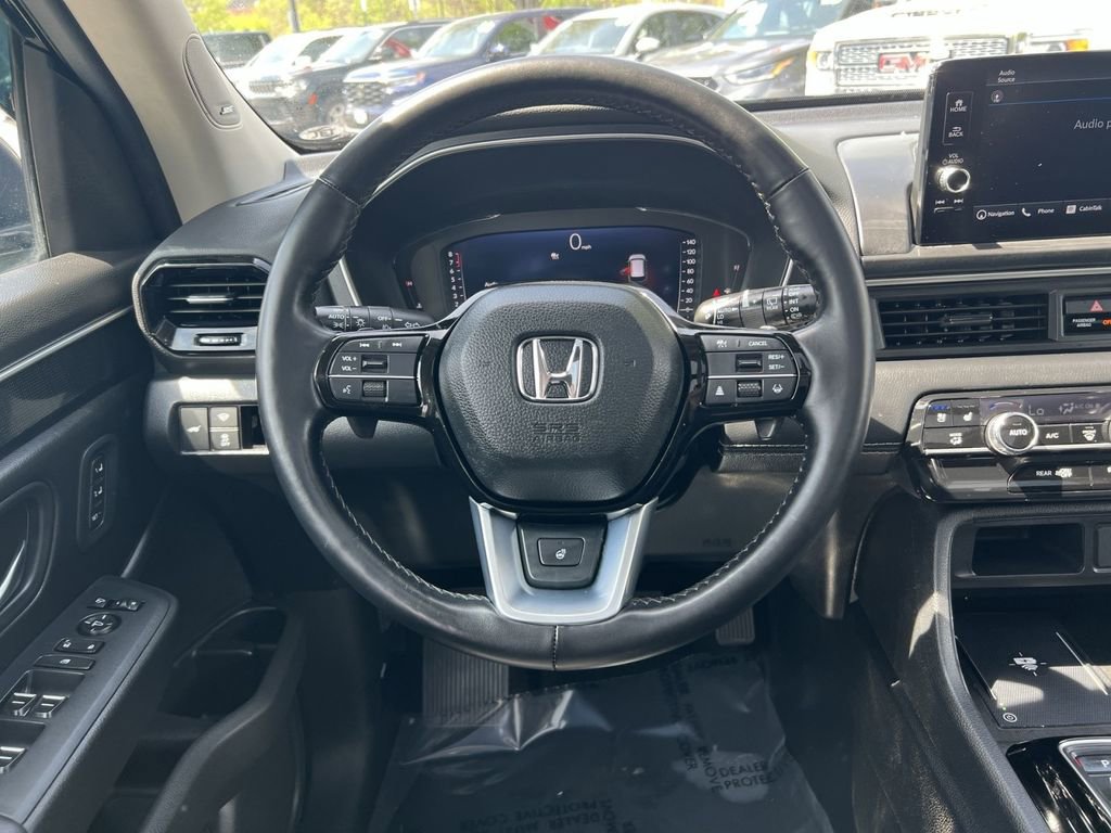 Used 2025 Honda Pilot Elite image 24