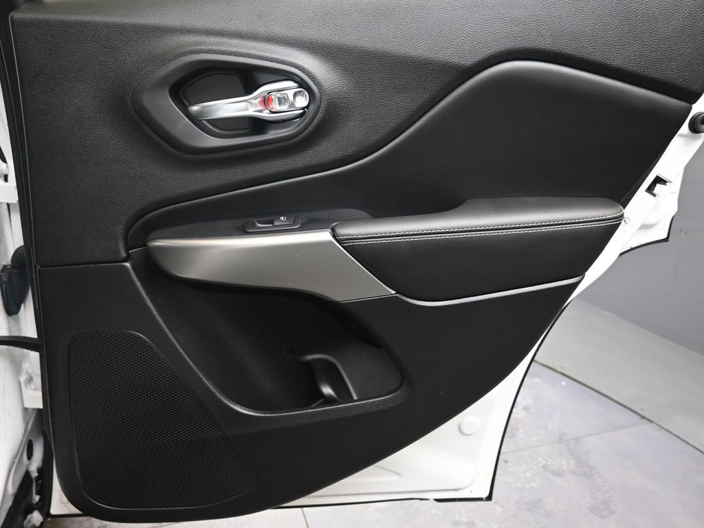 Used 2021 Jeep Cherokee Latitude Lux 80th Anniv w/ Quick Order Package 26U 80TH image 14