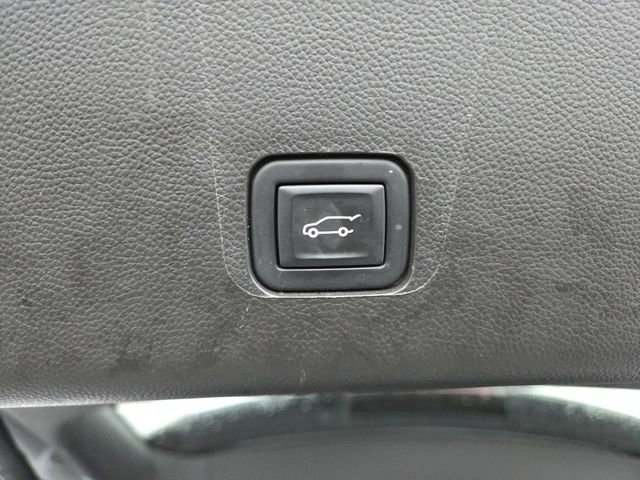 Used 2023 Chevrolet Traverse Premier w/ LPO, Floor Liner Package image 20