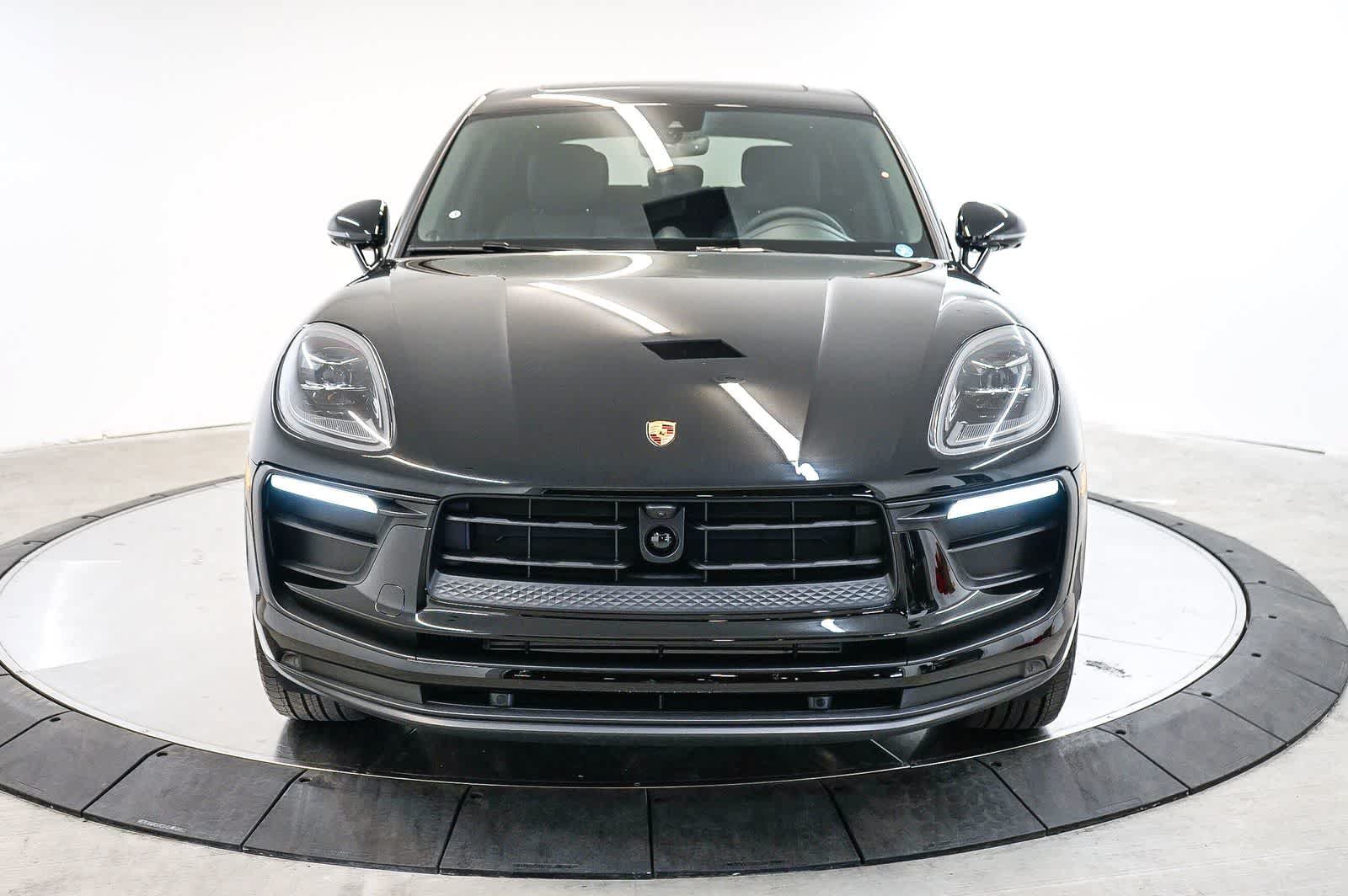 New 2026 Porsche Macan AWD/4WD image 6