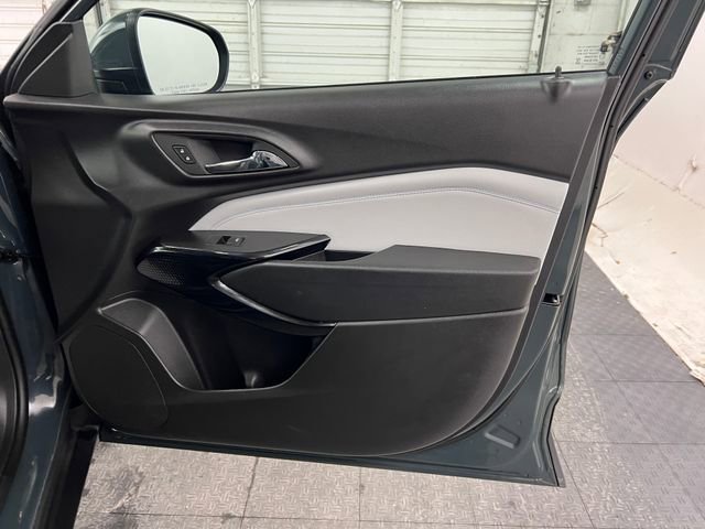 Used 2025 Chevrolet Trax LT image 38