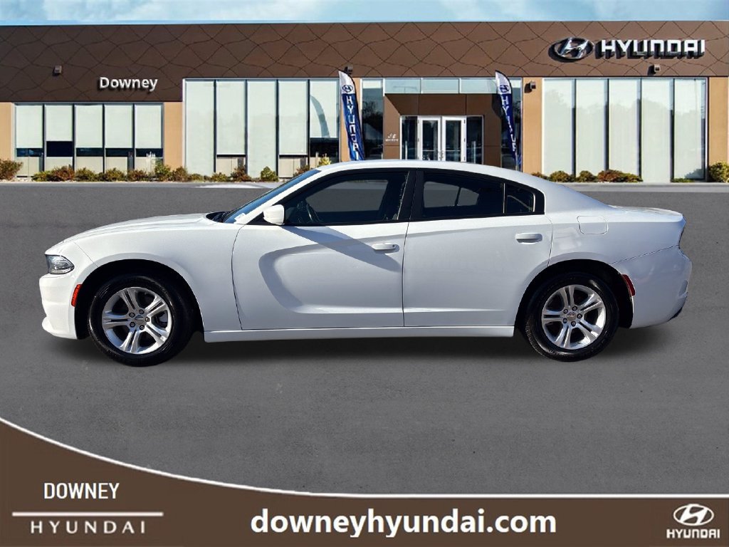 Used 2022 Dodge Charger SXT RWD image 2