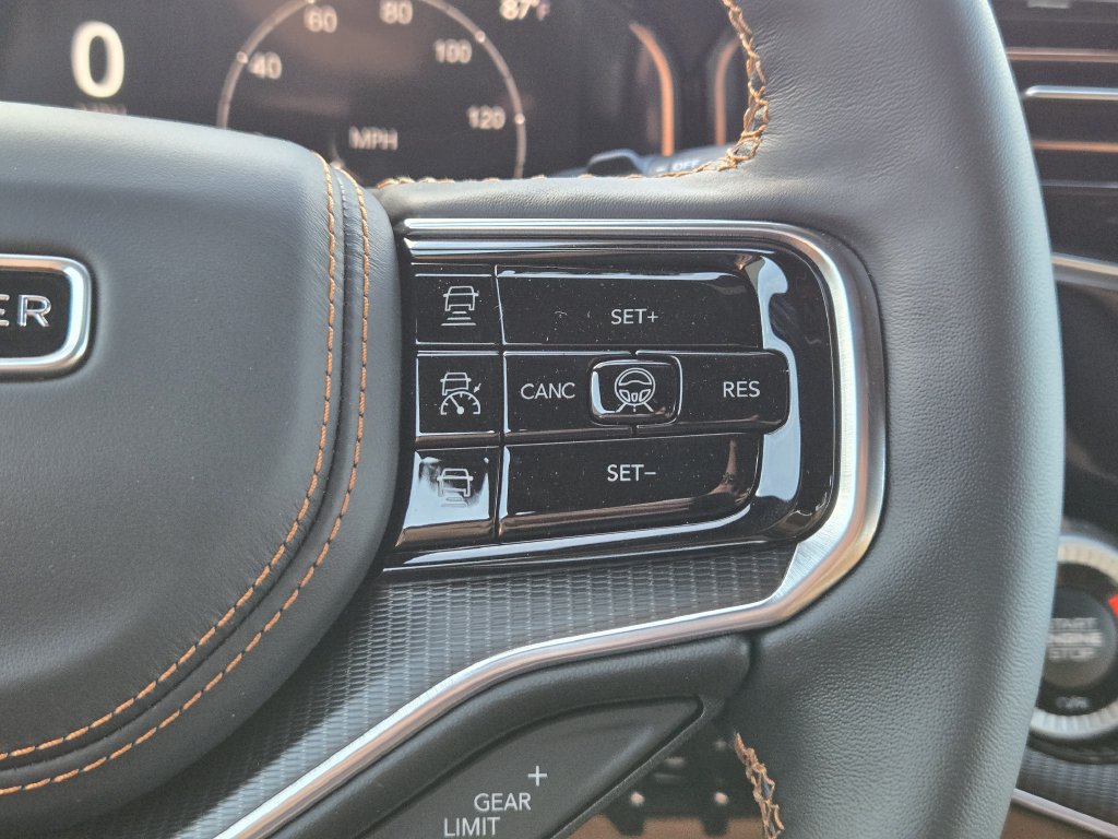 New 2026 Jeep Grand Wagoneer L Summit AWD/4WD image 18