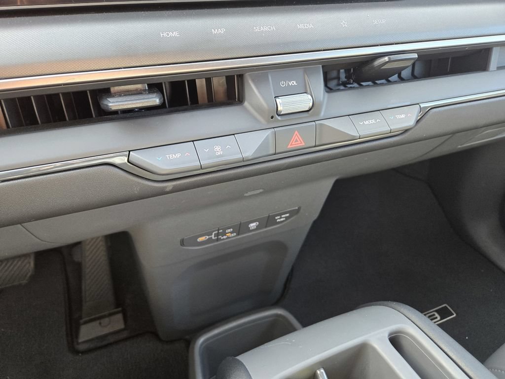 Used 2024 Kia EV9 Light Long Range RWD image 16