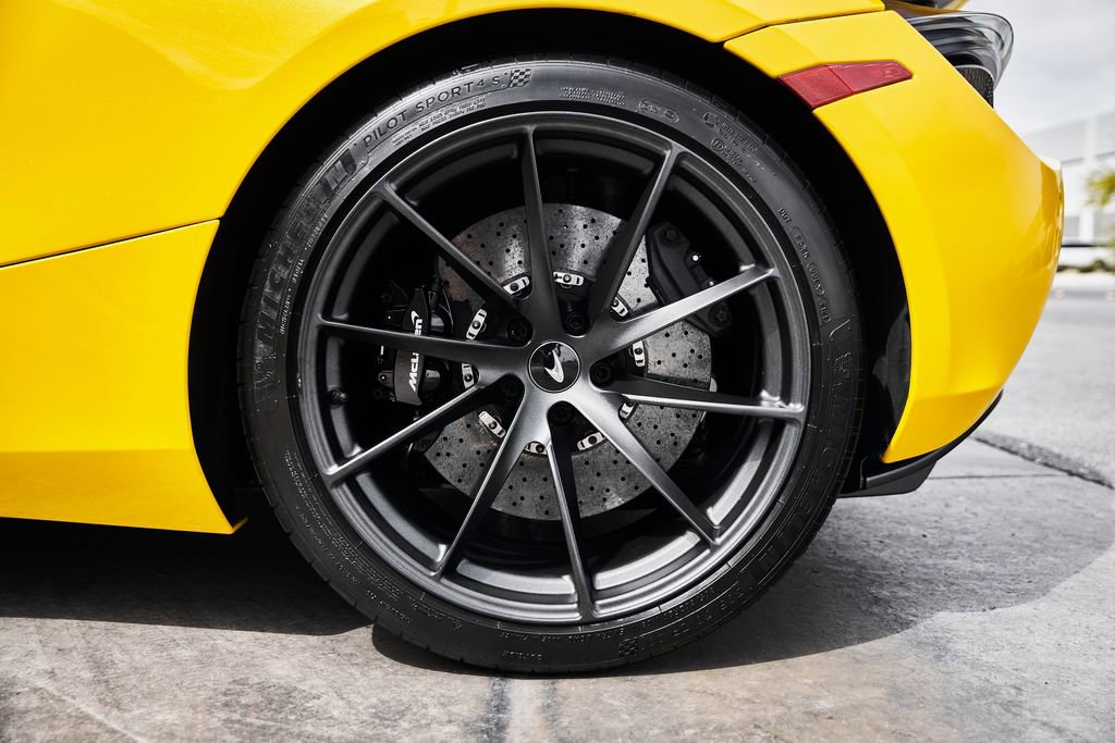 Used 2021 McLaren 720S Luxury RWD image 22