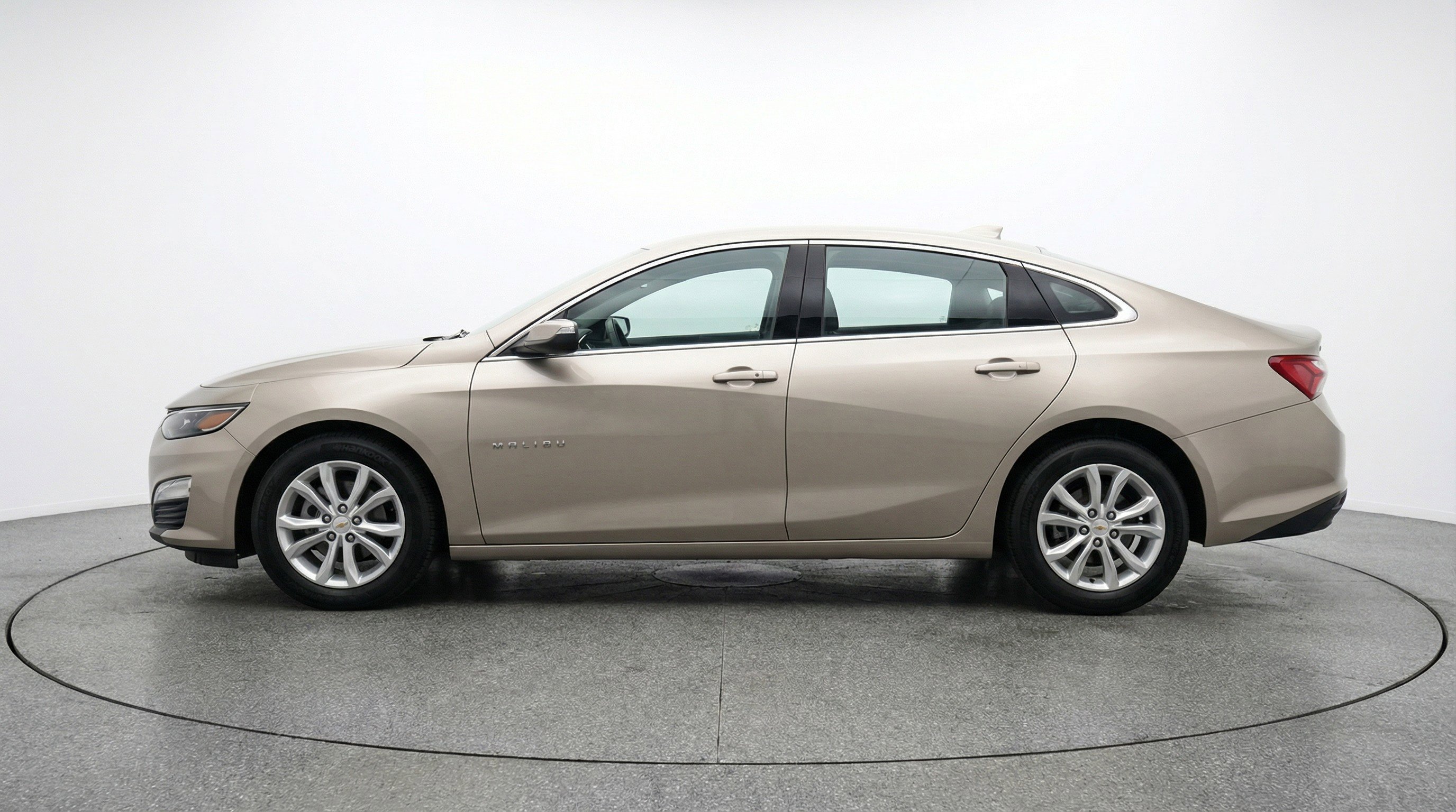 Used 2024 Chevrolet Malibu LT image 5