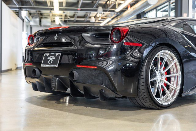 Used 2019 Ferrari 488 GTB RWD image 18