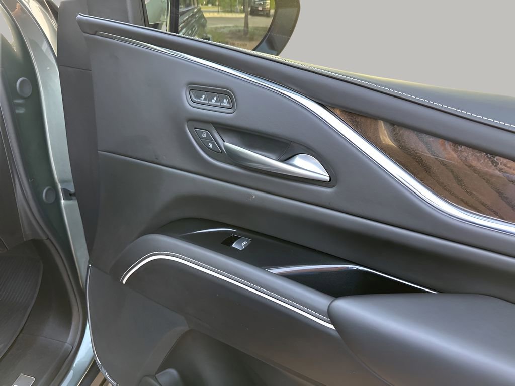 Used 2024 Cadillac Escalade Sport Platinum w/ LPO, ONYX Package image 14