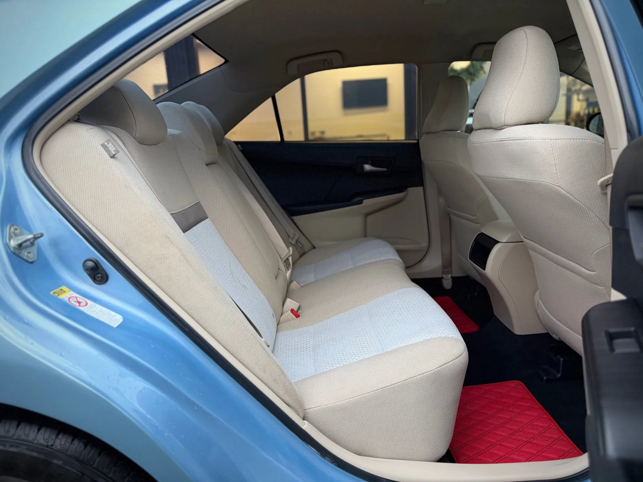 Used 2012 Toyota Camry LE image 16