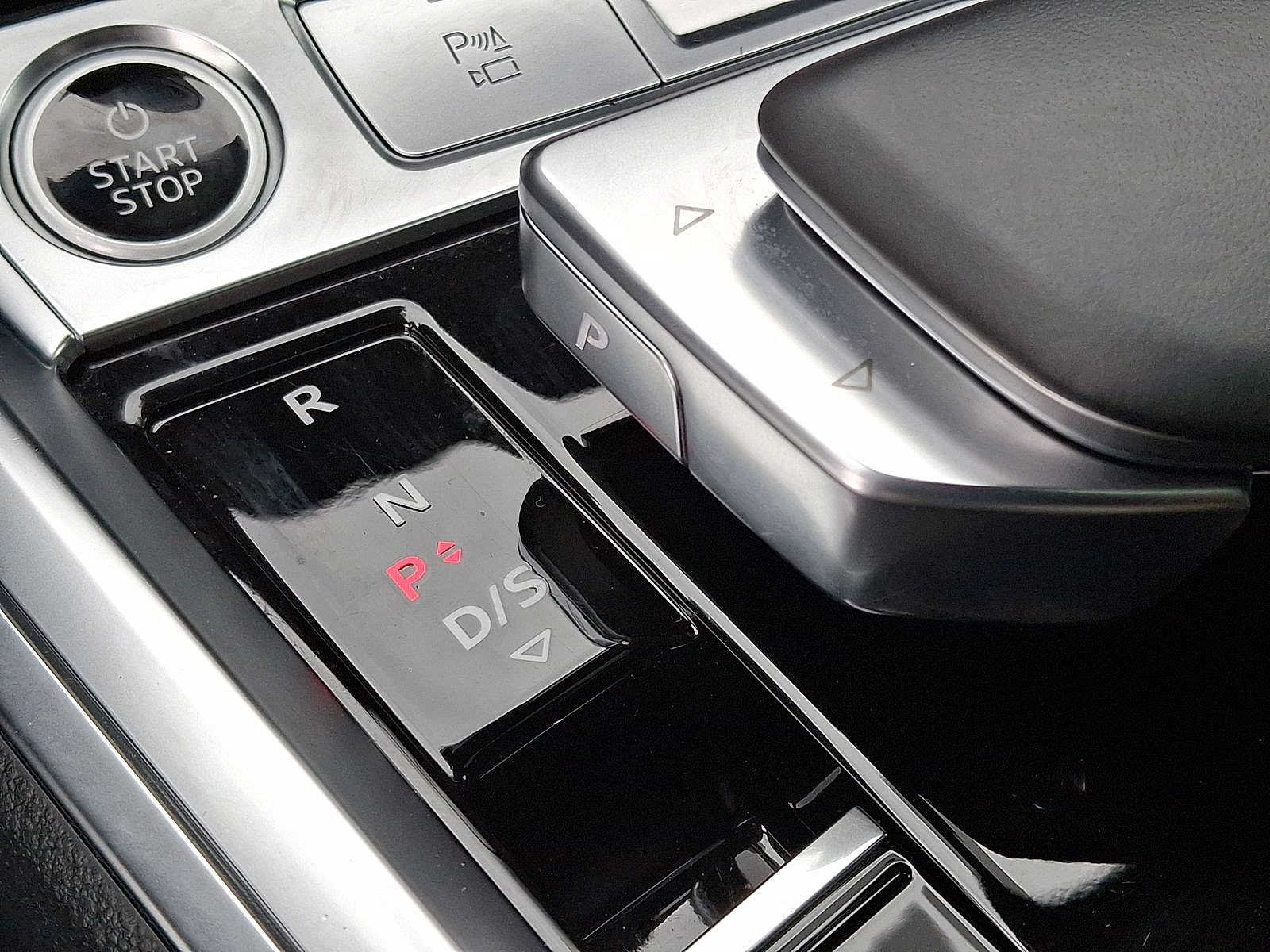 Certified 2024 Audi Q8 e-tron Prestige AWD/4WD image 18