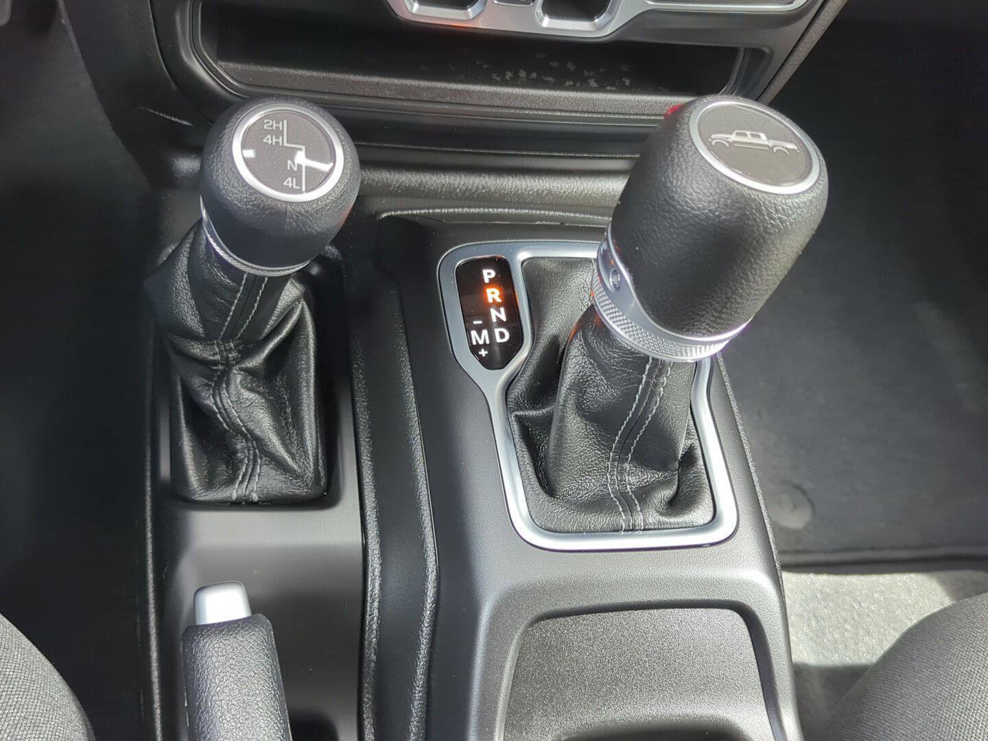 Used 2024 Jeep Gladiator Sport AWD/4WD image 26