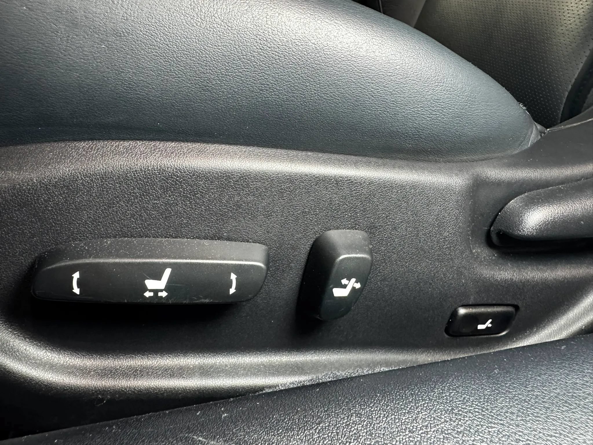 Used 2013 Lexus IS 250C w/ Luxury Pkg RWD image 11