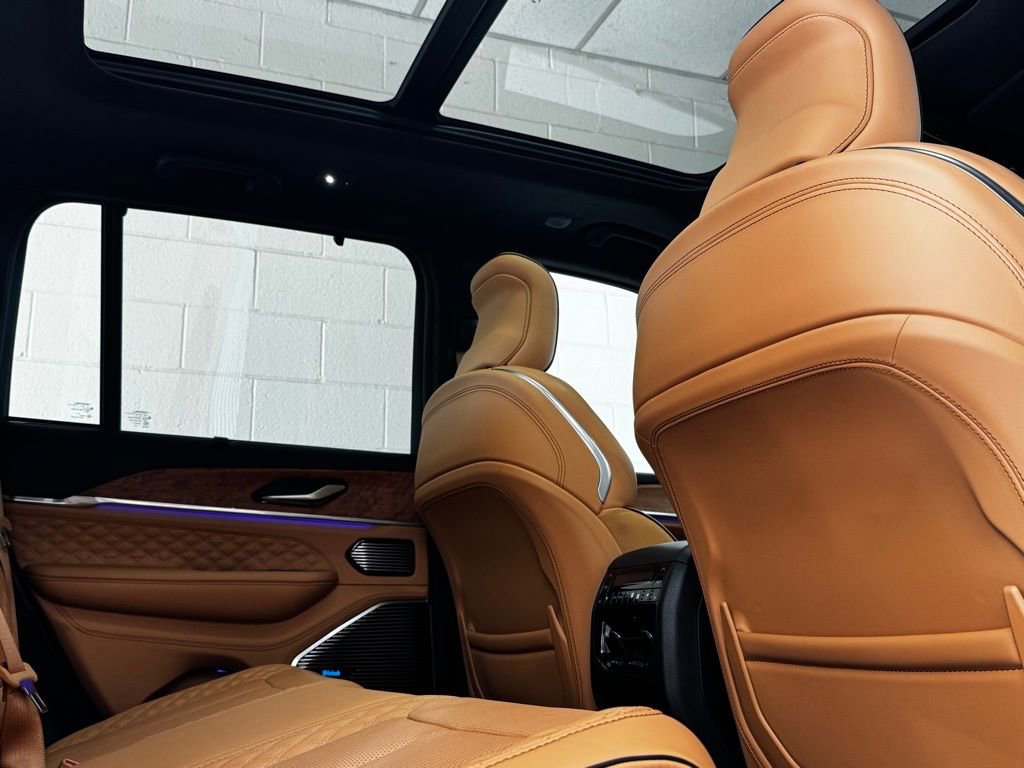 Certified 2023 Jeep Grand Cherokee Summit image 8