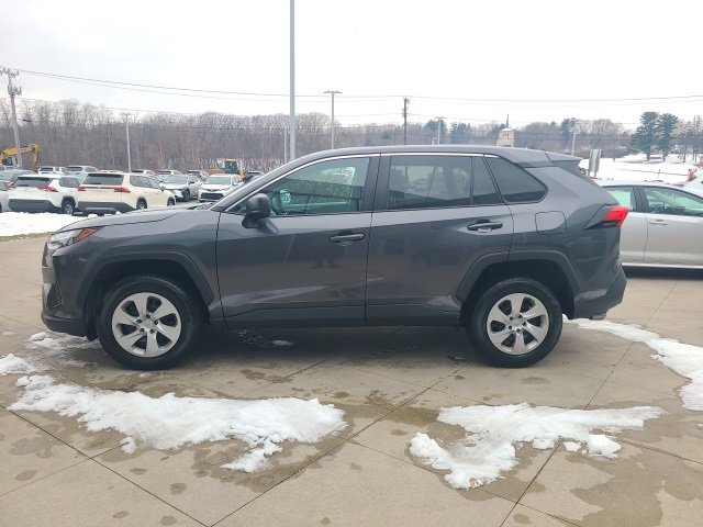 Used 2023 Toyota RAV4 LE image 4