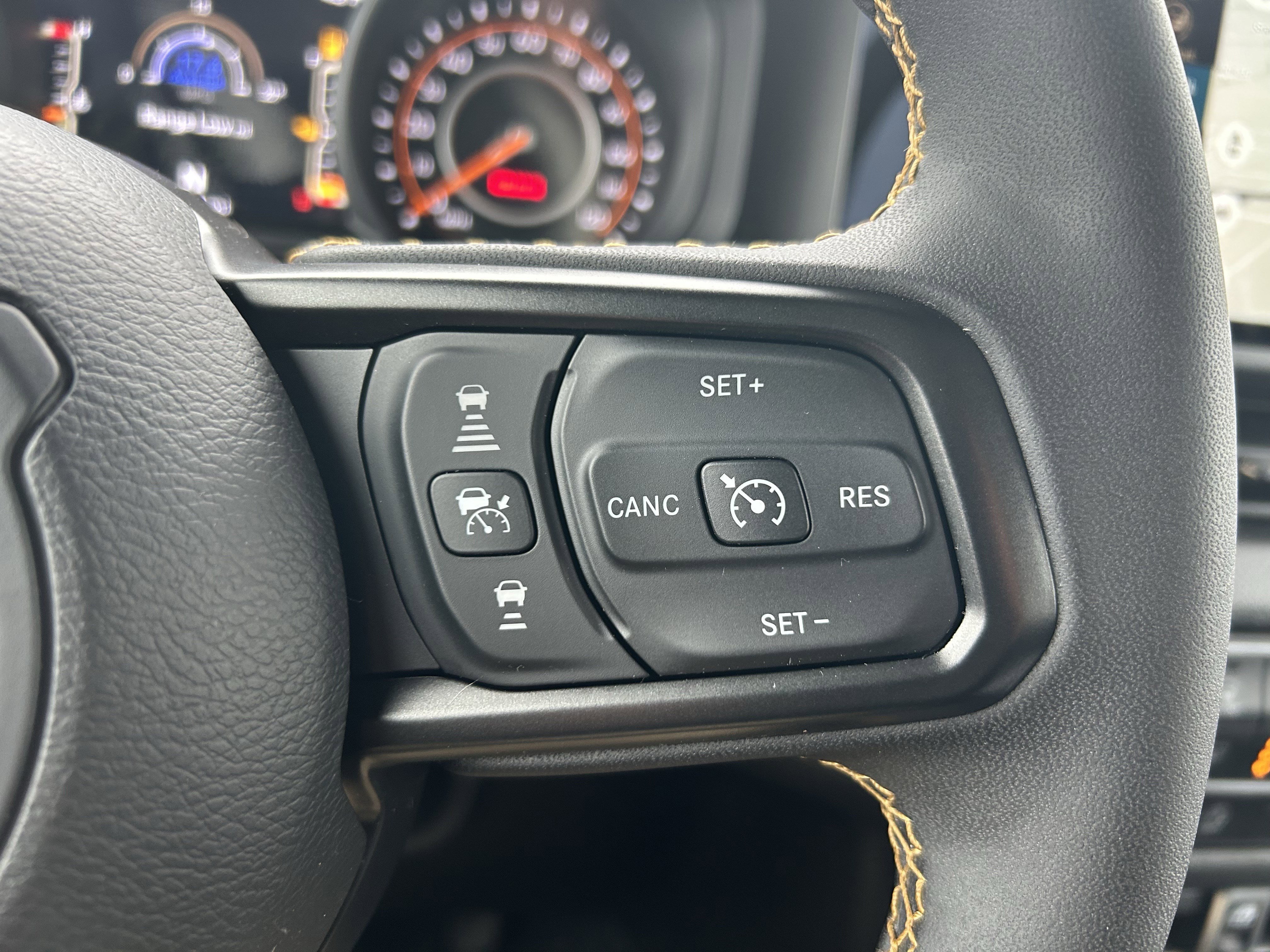 Used 2024 Jeep Gladiator Sport image 18