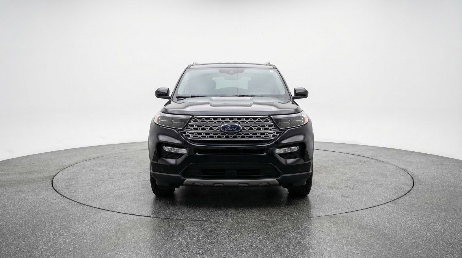 Used 2024 Ford Explorer Limited RWD image 2