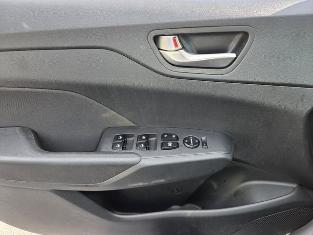 Used 2021 Hyundai Accent SE FWD image 27