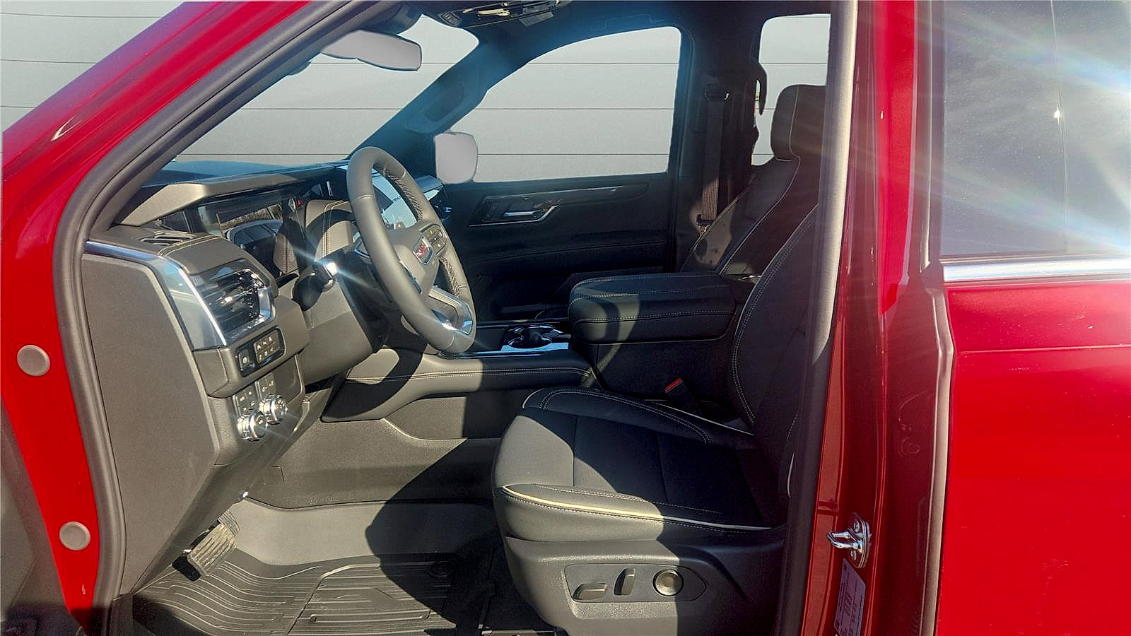 New 2026 GMC Yukon Elevation w/ LPO, Floor Liner Package AWD/4WD image 4