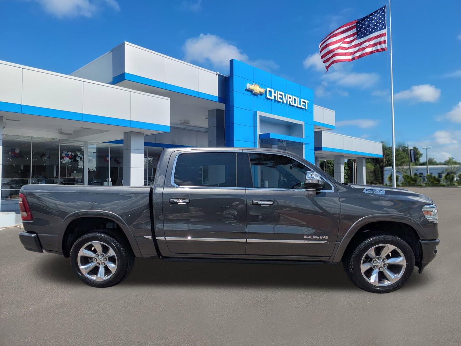 Used 2019 RAM 1500 Limited RWD image 4