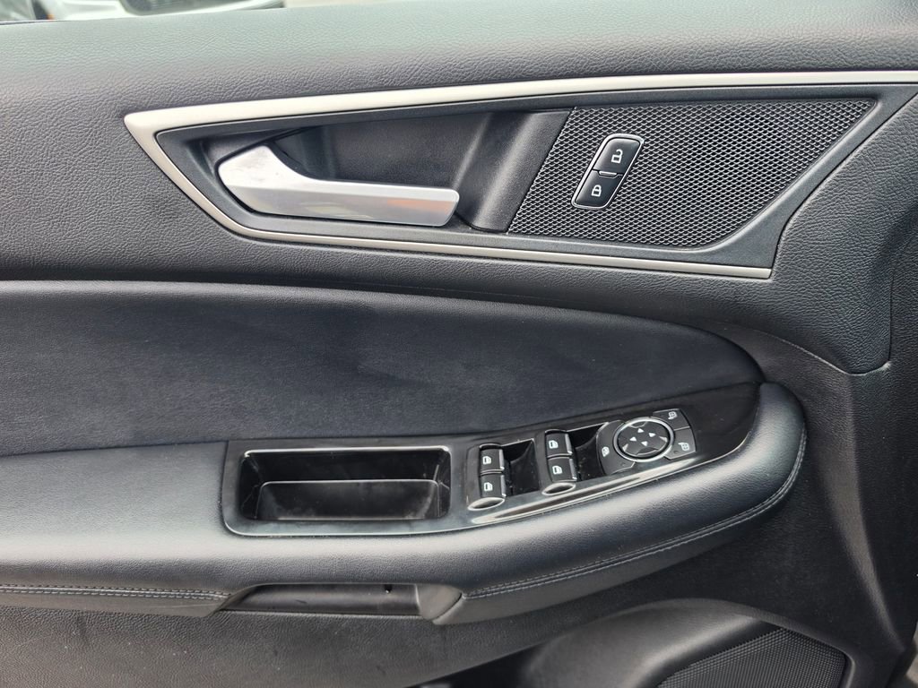 Used 2018 Ford Edge SEL w/ Equipment Group 201A FWD image 21