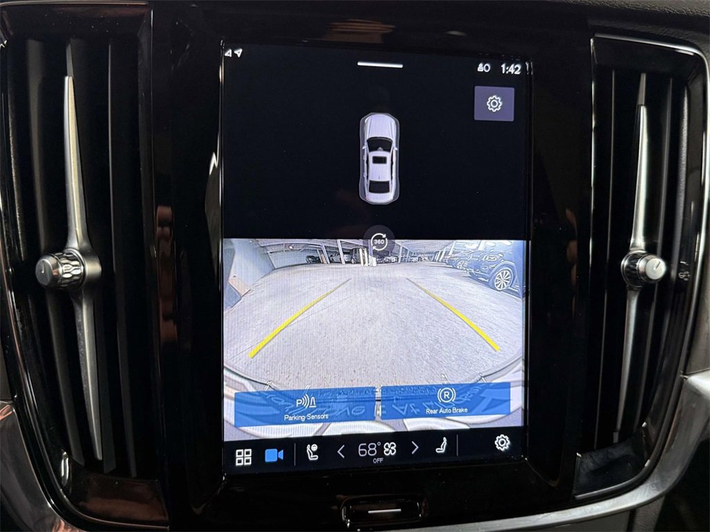 Used 2023 Volvo S90 B6 Plus image 7