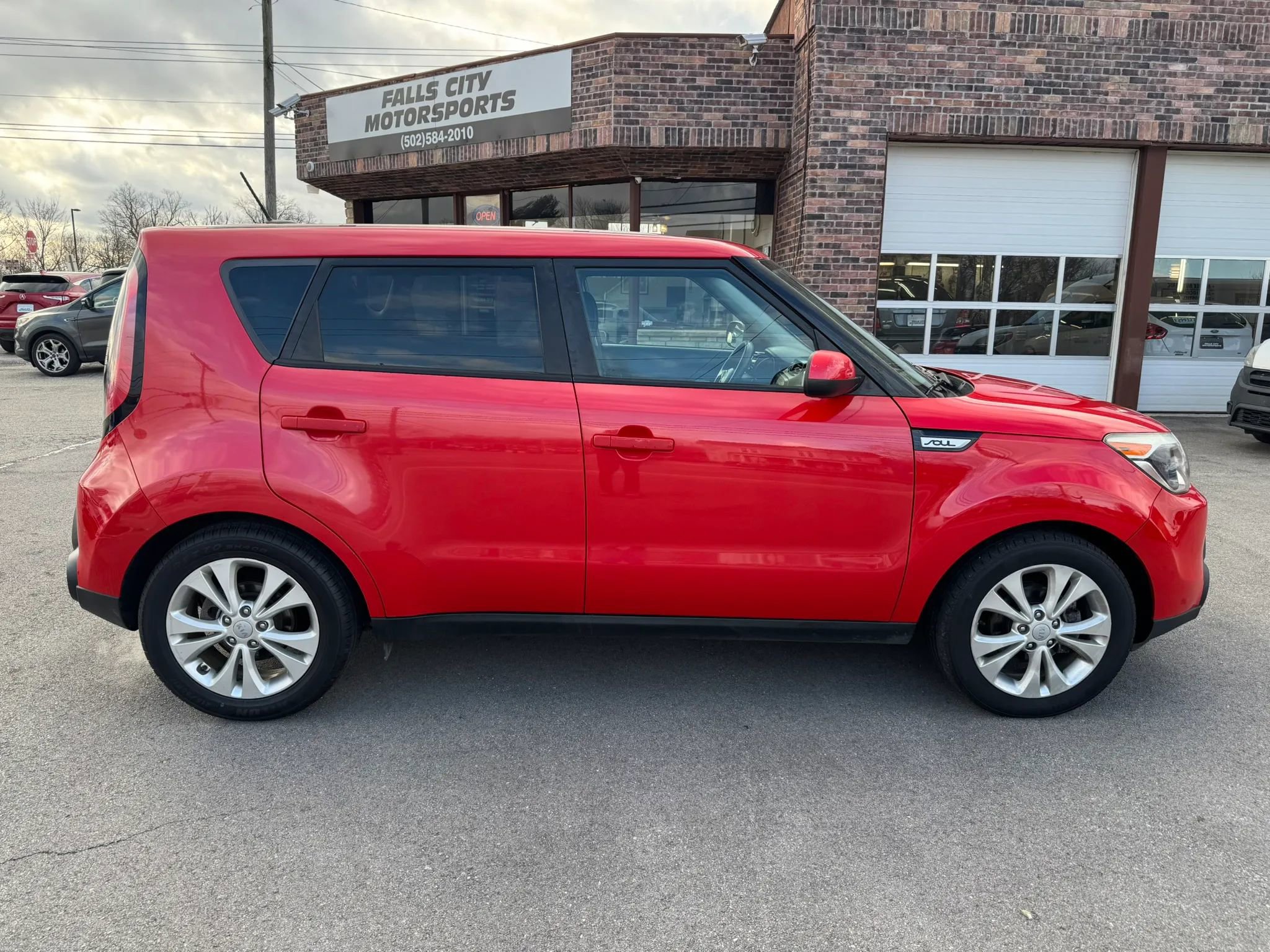 Used 2015 Kia Soul + FWD image 17