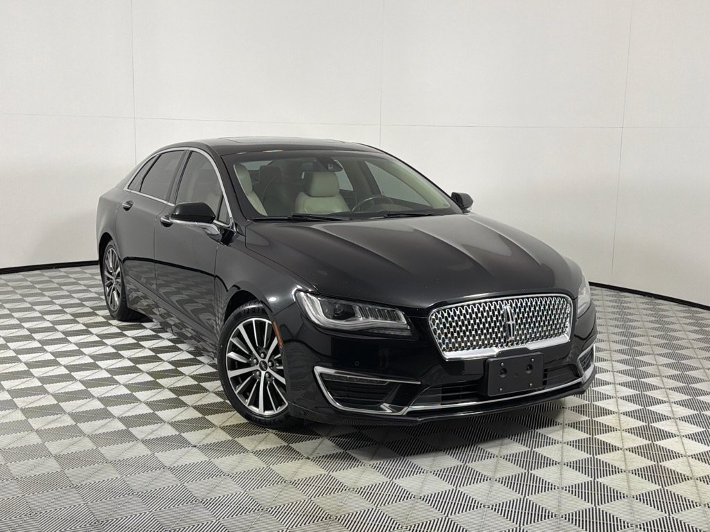 Used 2017 Lincoln MKZ Select w/ Technology Package FWD image 2