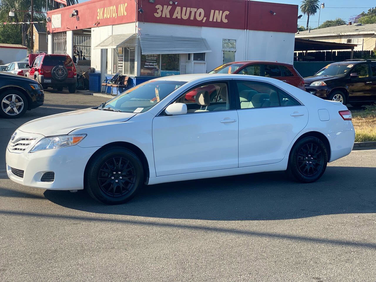 Used 2011 Toyota Camry LE image 4